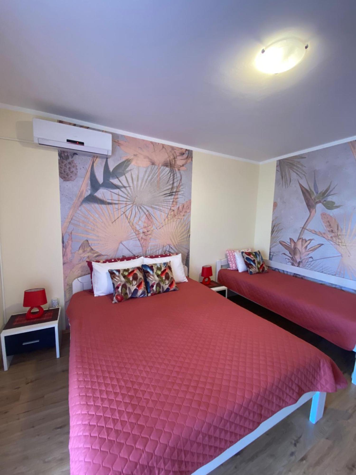 Apartments Villa Viktoria Teodo Esterno foto