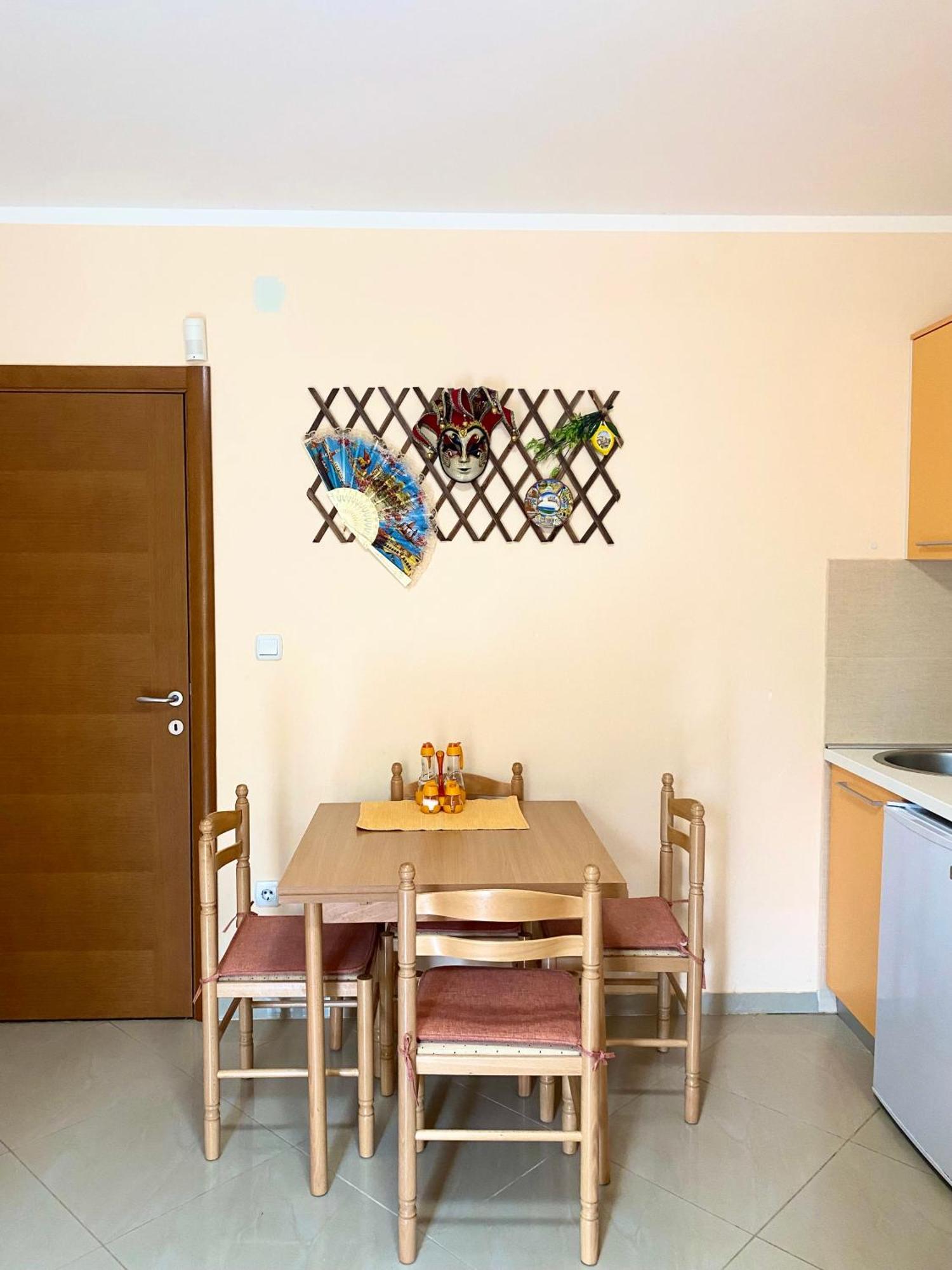 Apartments Villa Viktoria Teodo Esterno foto