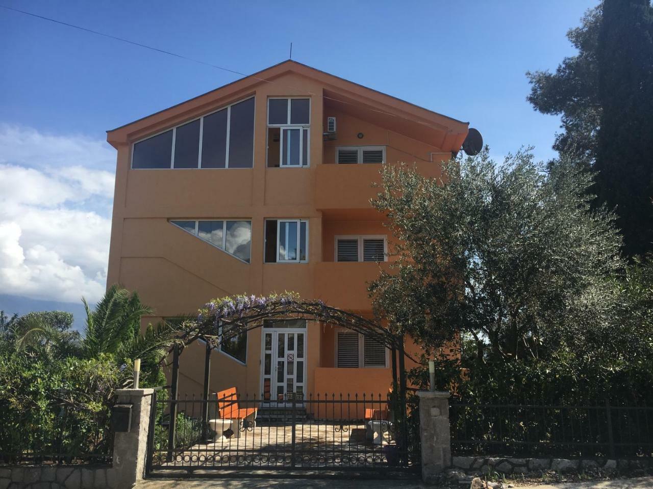 Apartments Villa Viktoria Teodo Esterno foto